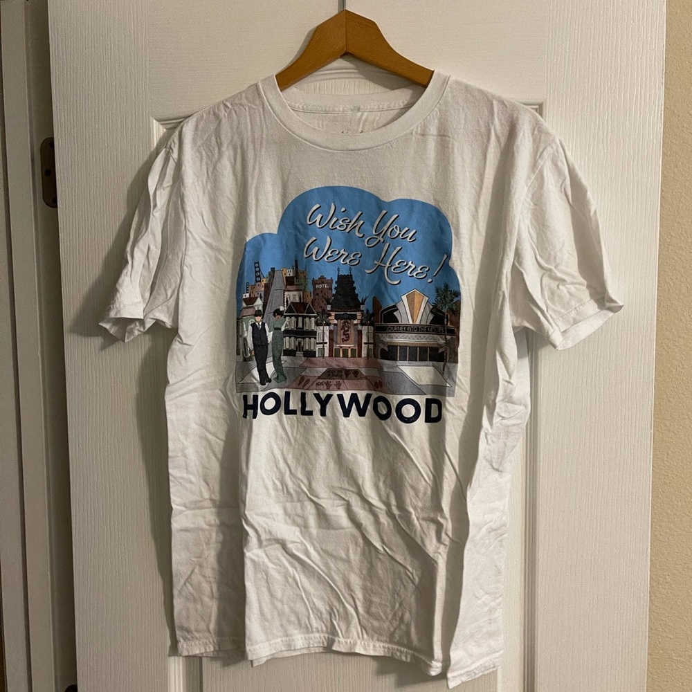Men’s T-shirt.
